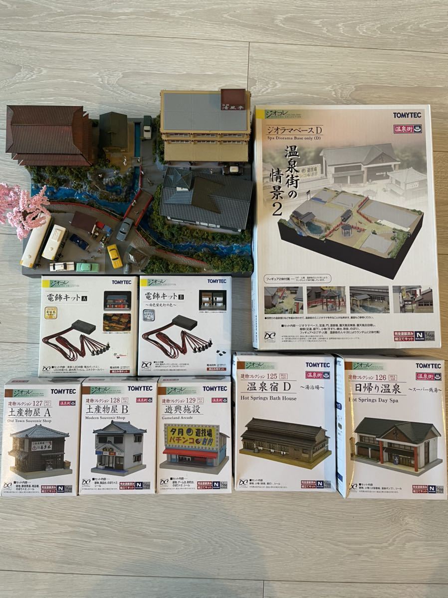 TOMYTEC建物コレ温泉街Set【①ベースA温泉宿A，B，C完全版.箱なし】【②ベースD湯治場，日帰温泉，土産物屋A，B，遊興施設】【③電飾キットA，B】 建物コレクション | TOMYTEC建物コレ温泉街Set①ベースA温泉宿A，B，C完全版.箱なし B C 4点セット