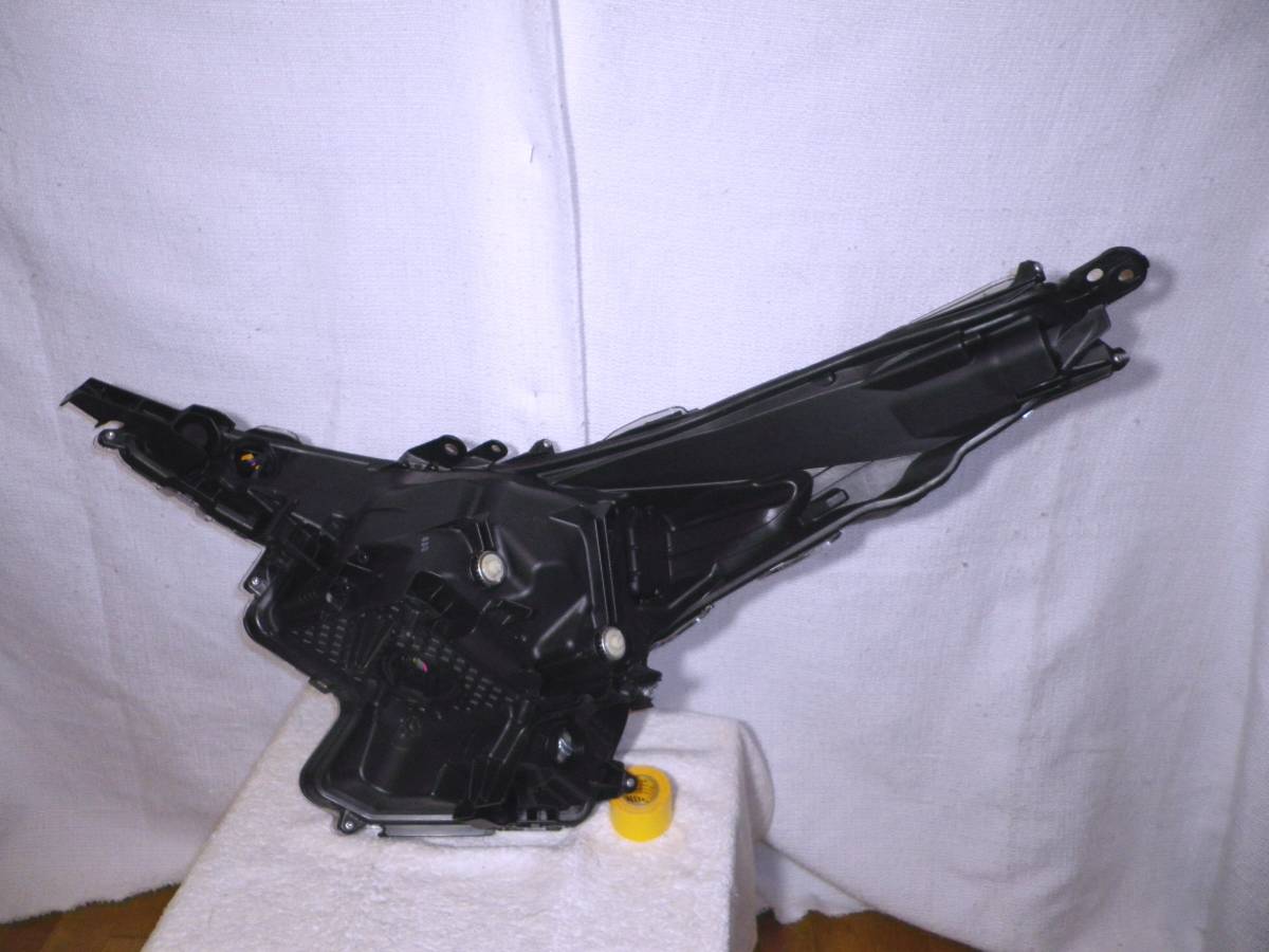 ステー損無 プリウス 50ZVW50後期 ヘッドライト ブラック 打刻c1