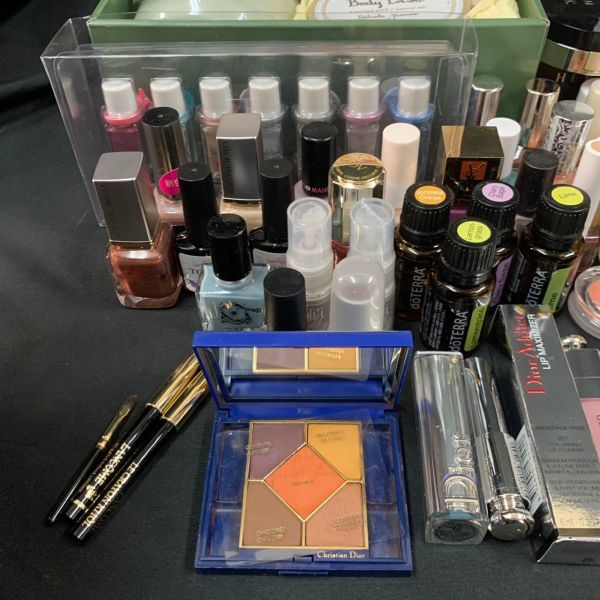 Dior CHANEL YSL まとめ売り メルカリ MAC等 デパコス大量 コスメ