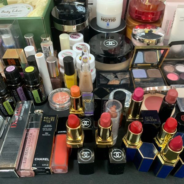 Dior CHANEL YSL まとめ売り メルカリ MAC等 デパコス大量 コスメ