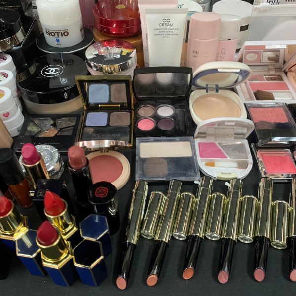 Dior CHANEL YSL まとめ売り メルカリ MAC等 デパコス大量 コスメ