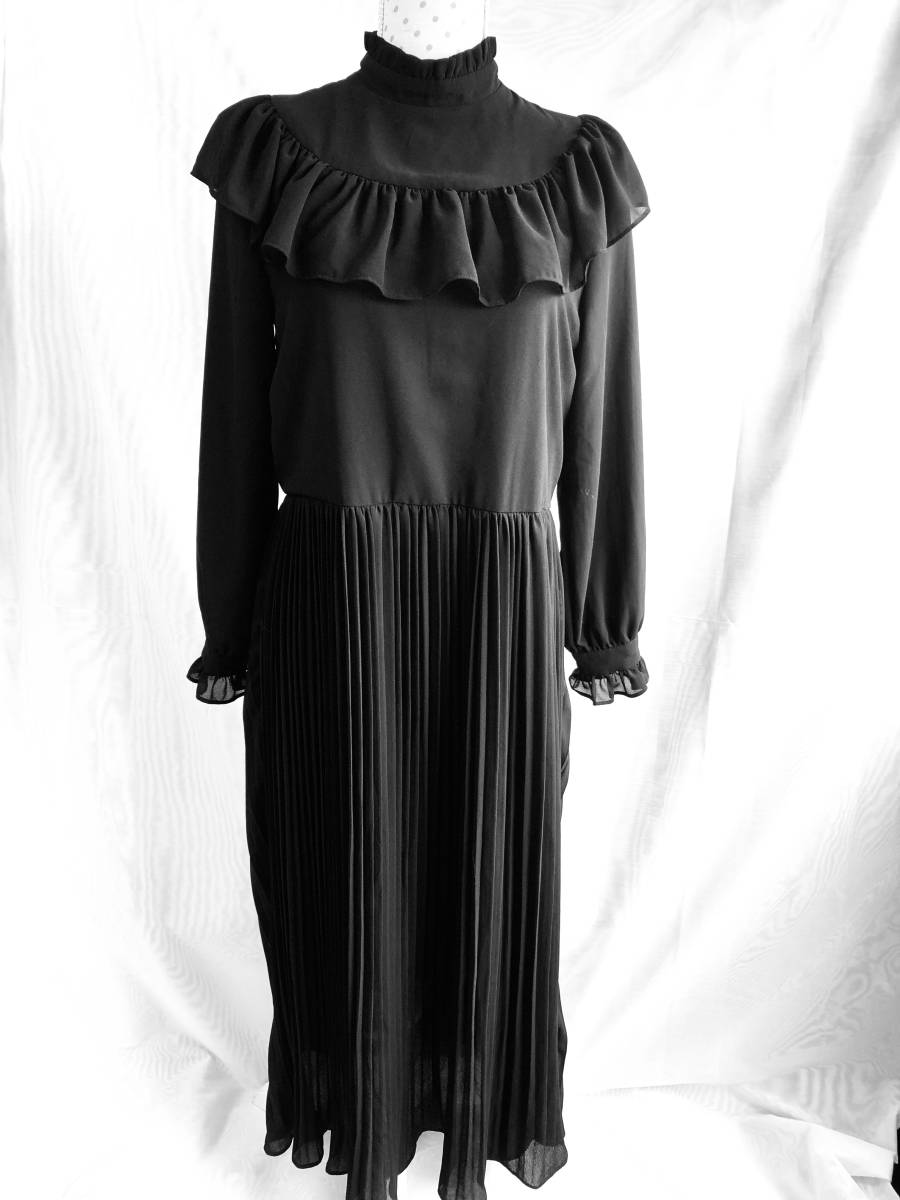 ブラック ロング丈ワンピース M 送料5円 ゴスロリ シスタースタイル ブラックフォーマルに プリーツスカート Mサイズ 売買されたオークション情報 Yahooの商品情報をアーカイブ公開 オークファン Aucfan Com