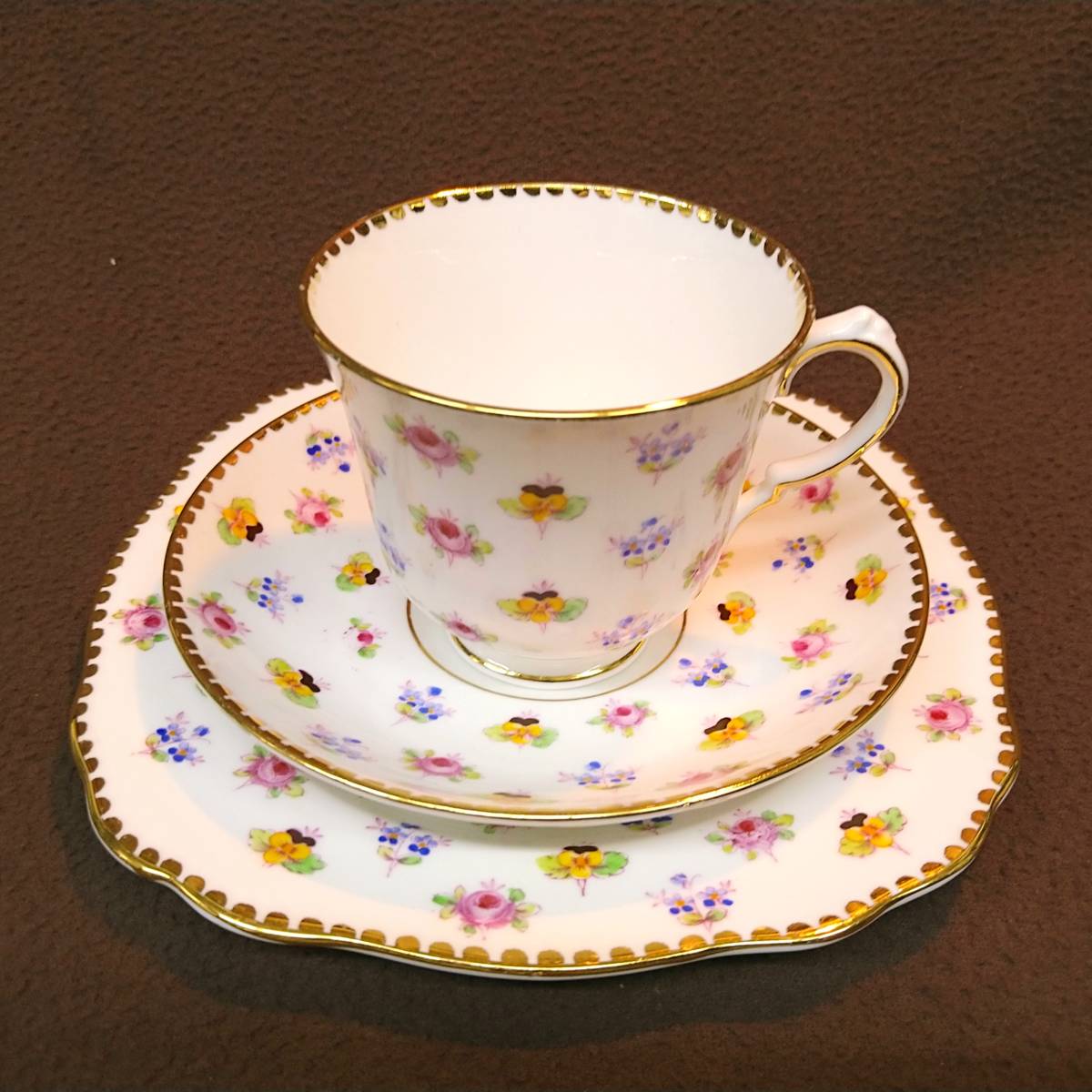 ロイヤルスタッフォード トリオ Royal Stafford カップ＆ソーサー