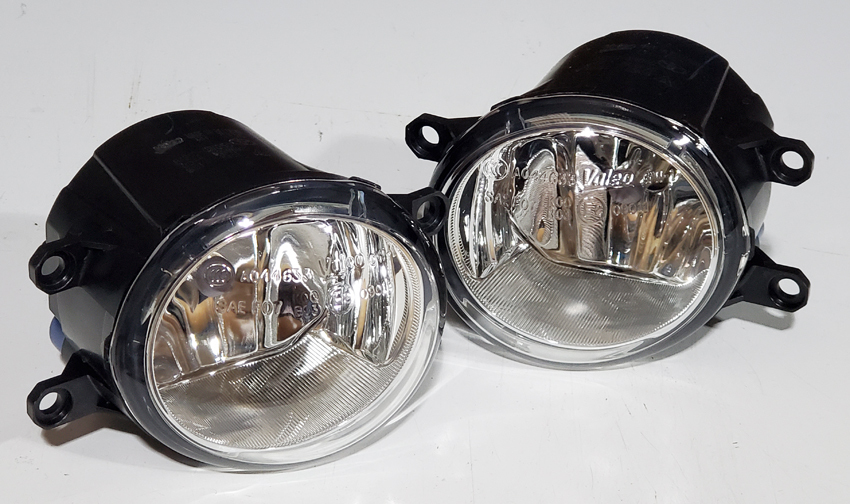 レクサス CT200　純正 フォグランプ左右　89092700　89092699 新品 レクサス LEXUS CT200h フォグランプ左右 バルブ付 Valeo