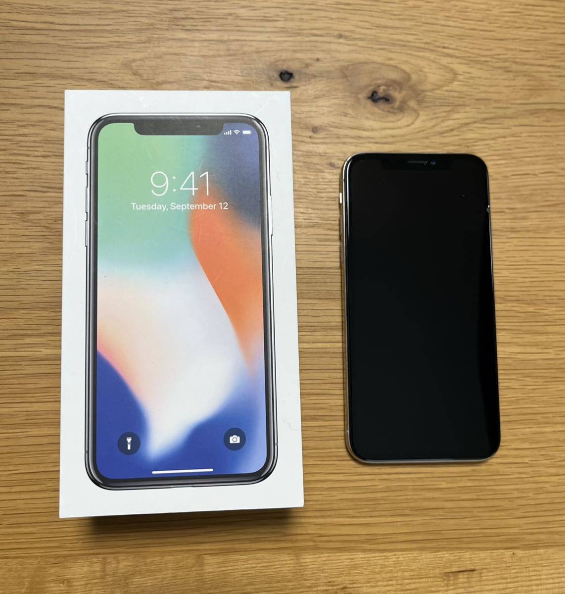 ジャンク品】iphoneX/シルバー/256GB/画面割れ 256GB iPhone X 修理歴
