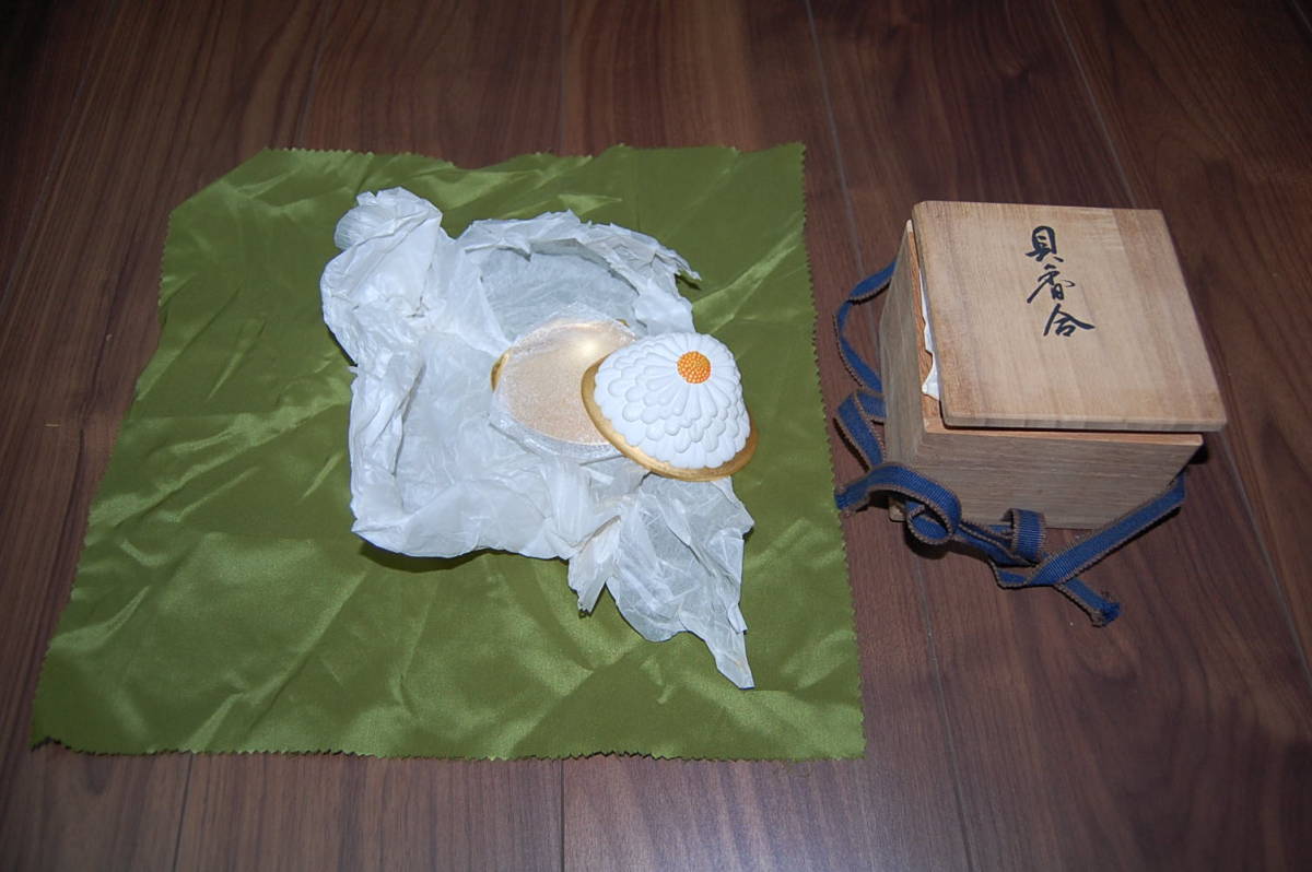 貝香合 茶道具 島津豊泉 有職 公式通販 : 香合 c453 置上蛤 木箱 古物 