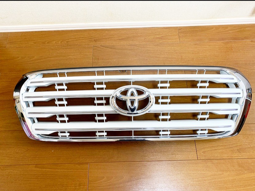 ランクル200 ランドクルーザー200 TOYOTA純正グリル 070パールホワイト 