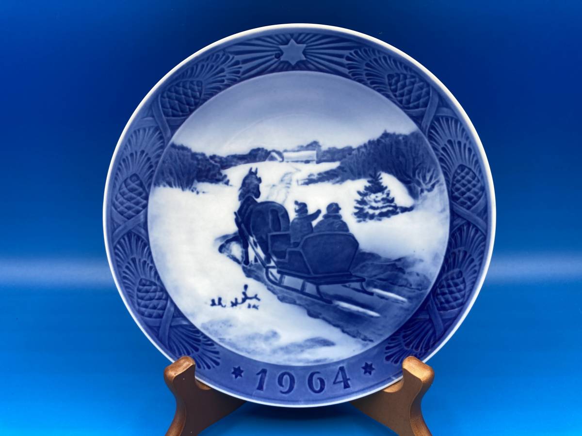 全国無料，品質保証 保管品 箱なし Royal Copenhagen ロイヤルコペンハーゲン イヤープレート 1964年 クリスマスツリーをとってくる サイズ 185mm(ロイヤルコペンハーゲン)｜売買されたオークション情報、yahooの商品情 ロイヤルコペンハーゲン