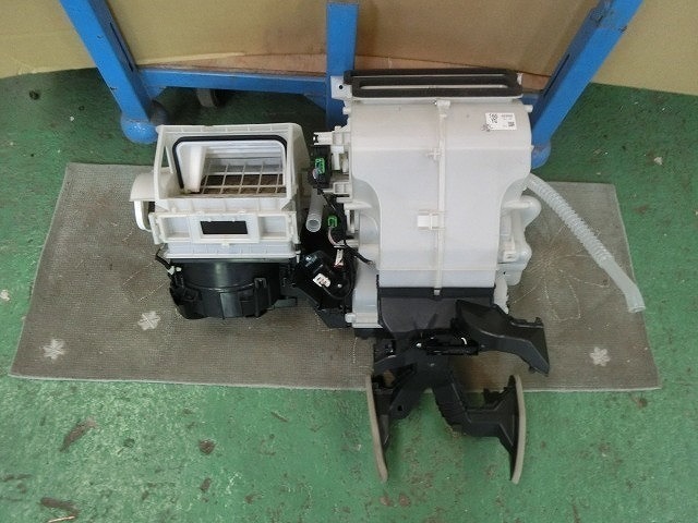  N-WGN JH1 ヒーターコア ヒーターモーター ヒーターユニット ブロアモーター 走行距離9822Km 純正 19254伊T(その他)｜売買されたオークション情報、yahooの商品情報をアーカイブ公開 - オークファ ホンダ用