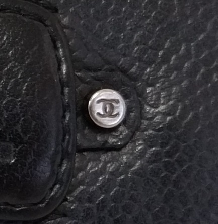 【美品】CHANEL シャネル チョコバー キャビアスキン 二つ折り長財布/ブラック/約10×18×1.5cm/ロングウォレット/ココマーク/LNJ26