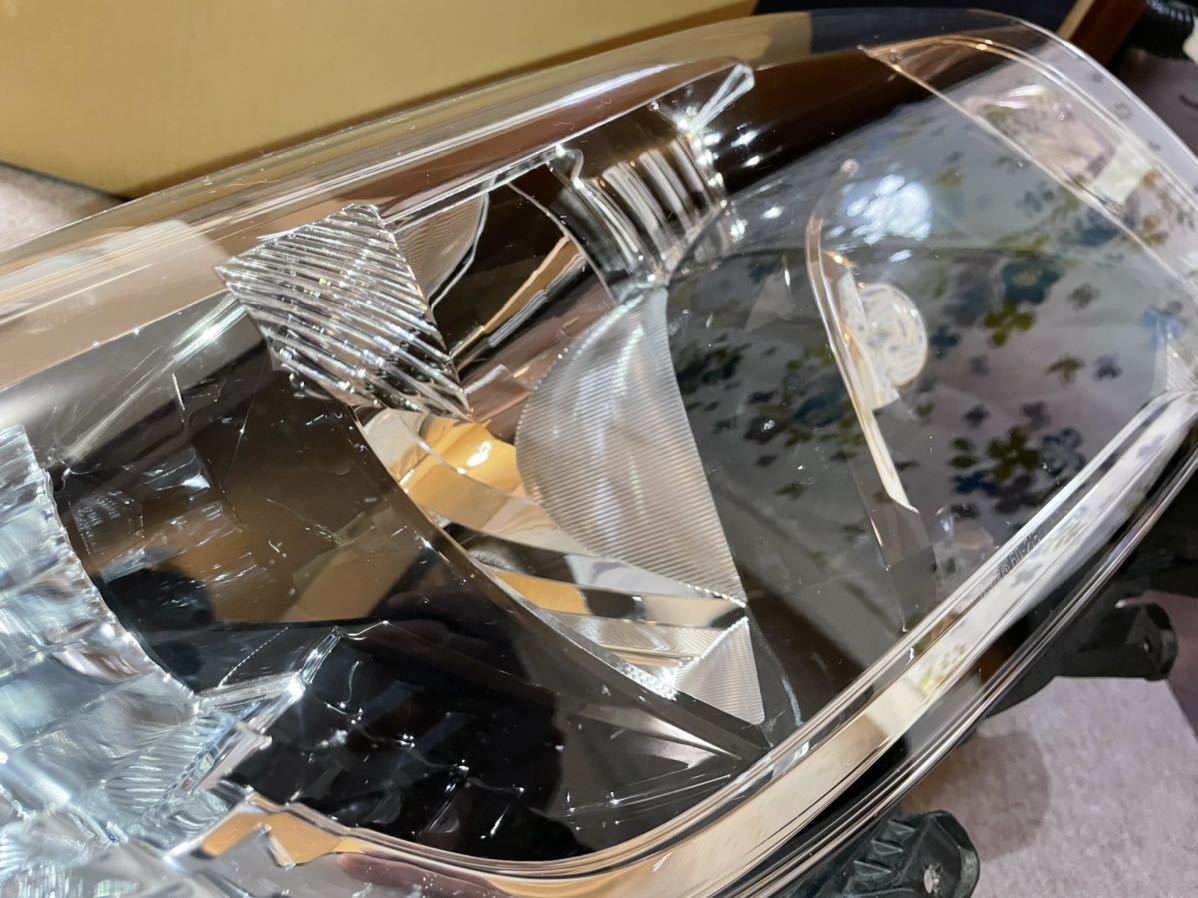 美品】トヨタ ランドクルーザープラド 150系 中期 純正LEDヘッドライト 