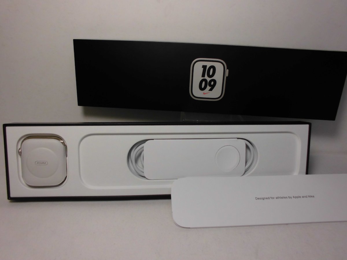 送料無料，定番人気 キングラム[01]Apple Watch[アップルウォッチ]★未使用★Nike Series7 45MMスターライトアルミニウム スポーツバンドネイビー【送料無料】2