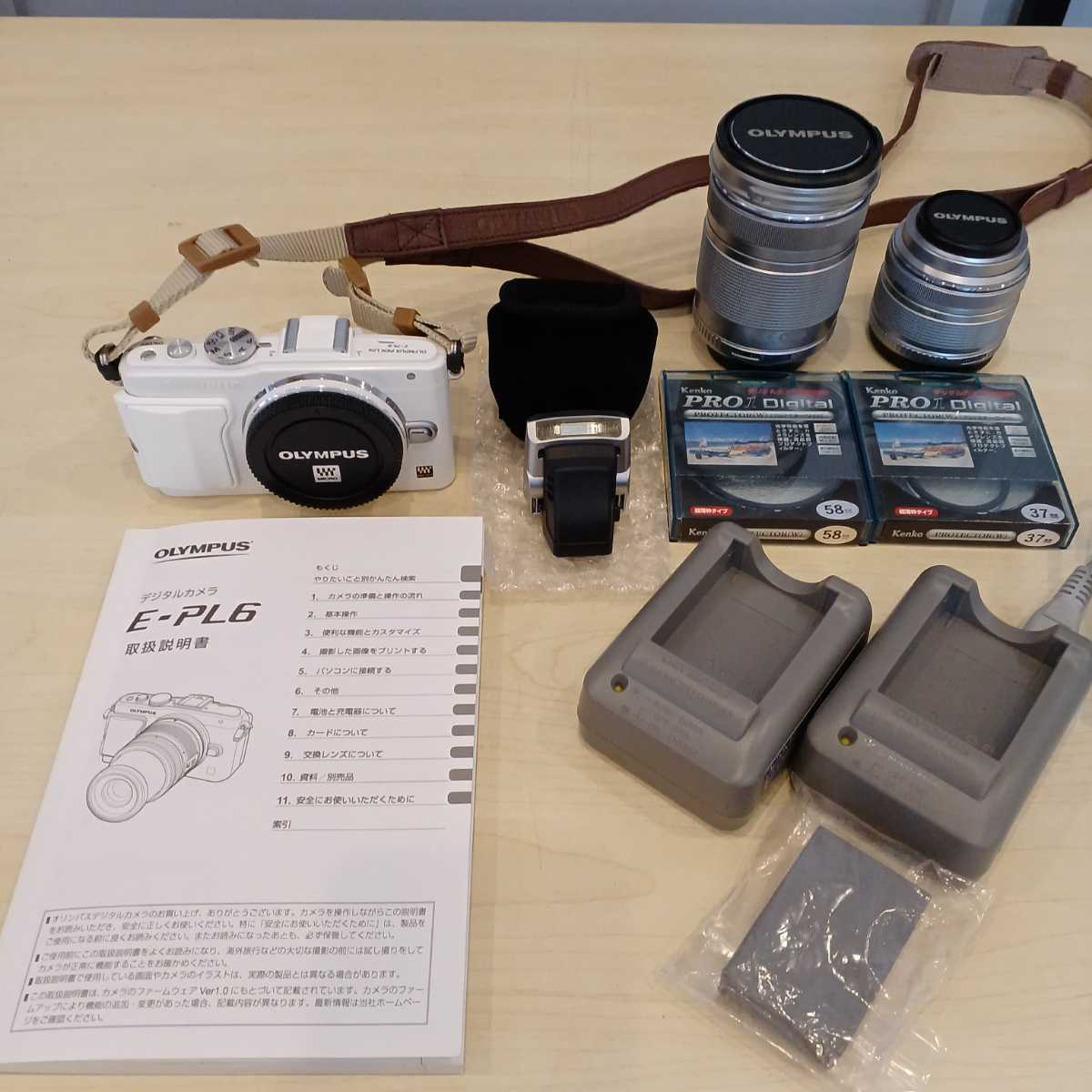 a☆美品OLYMPUS E-PL6 デジタルカメラ 充電器とリチウムイオン電池2 