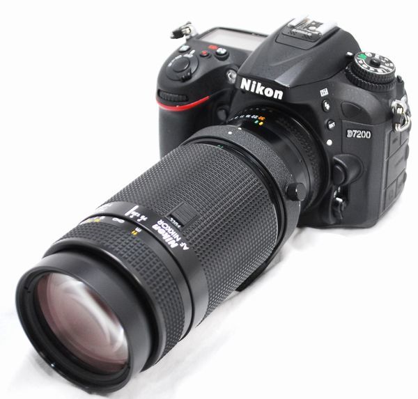 新品級の超美品 7054ショット・豪華セット】Nikon ニコン D7200 AF 70 