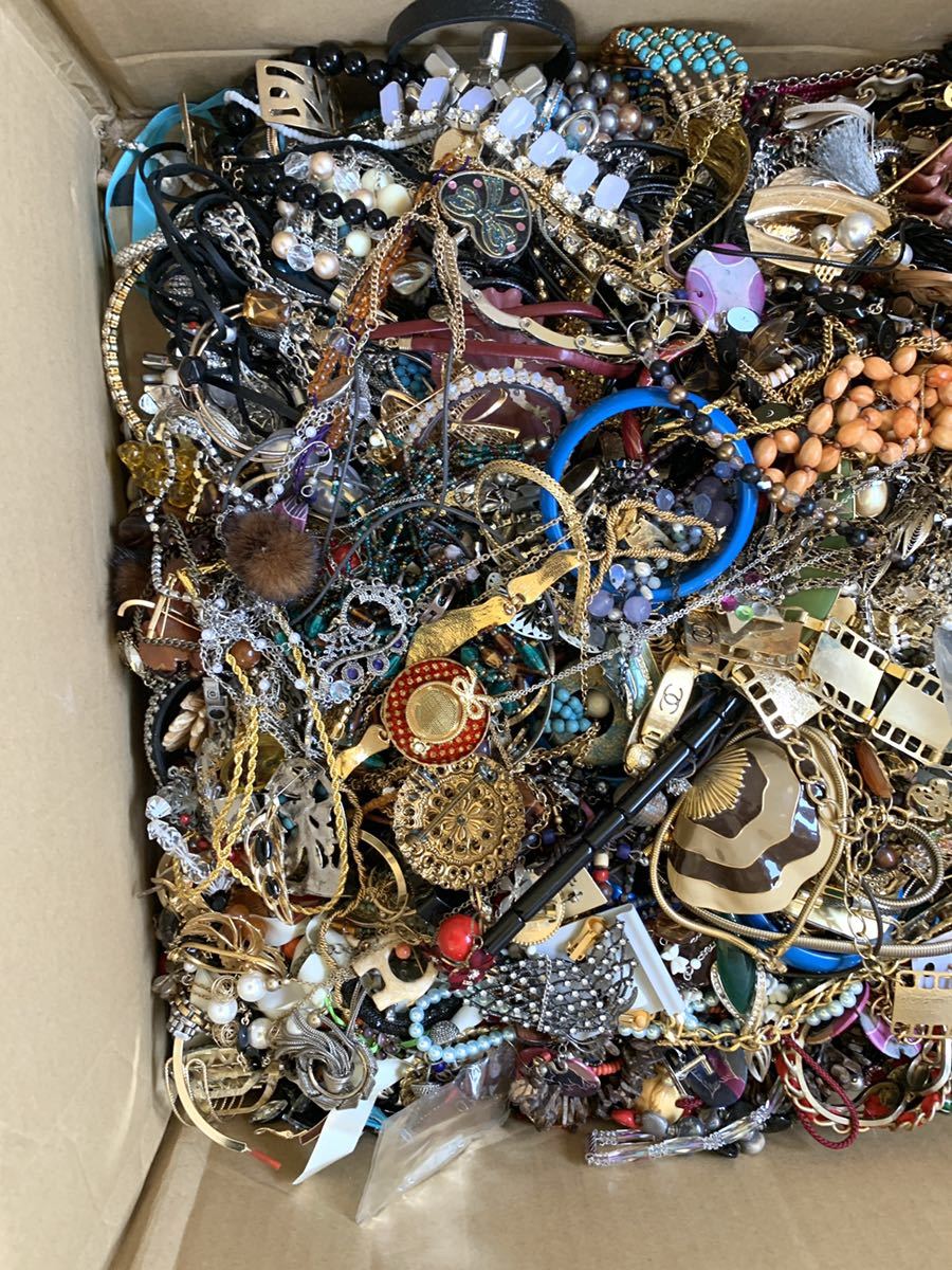 大量 ジャンク アクセサリー 17kg まとめて ネックレス イヤリング