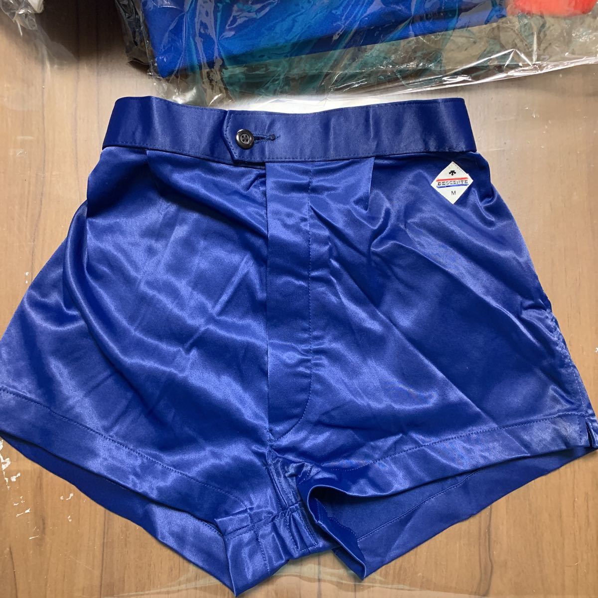  激レア◇新品未使用◇ナイロン100%◇ショートパンツ◇デサント◇DESCENTE◇短パン◇股下短め◇ユニフォーム◇レトロ◇旧タグ