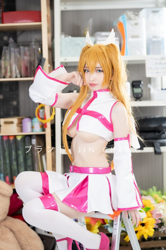 2.5次元の誘惑 リリエル ニーハイ付き コスプレ衣装+翼風(ウィッグ 靴 