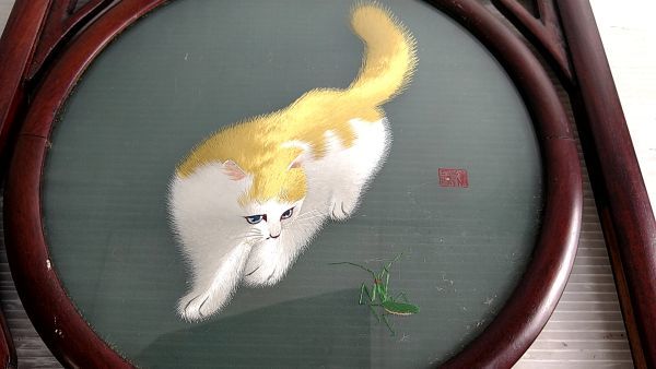 E465＞ 中国蘇州 両面刺繍 猫 中国伝統工芸品 置物 2個セット どちらも