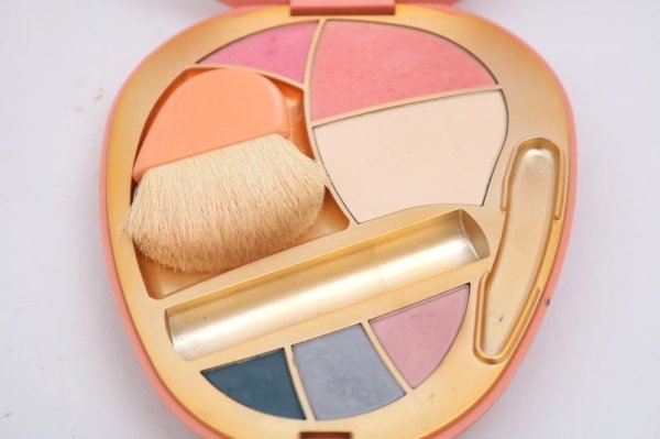 【999円～スタート】ニナリッチ 3点セット まとめ売り 口紅 ルージュ メイクパレット等 フランス製 レディース コスメ 化粧品 NINA RICCI_3