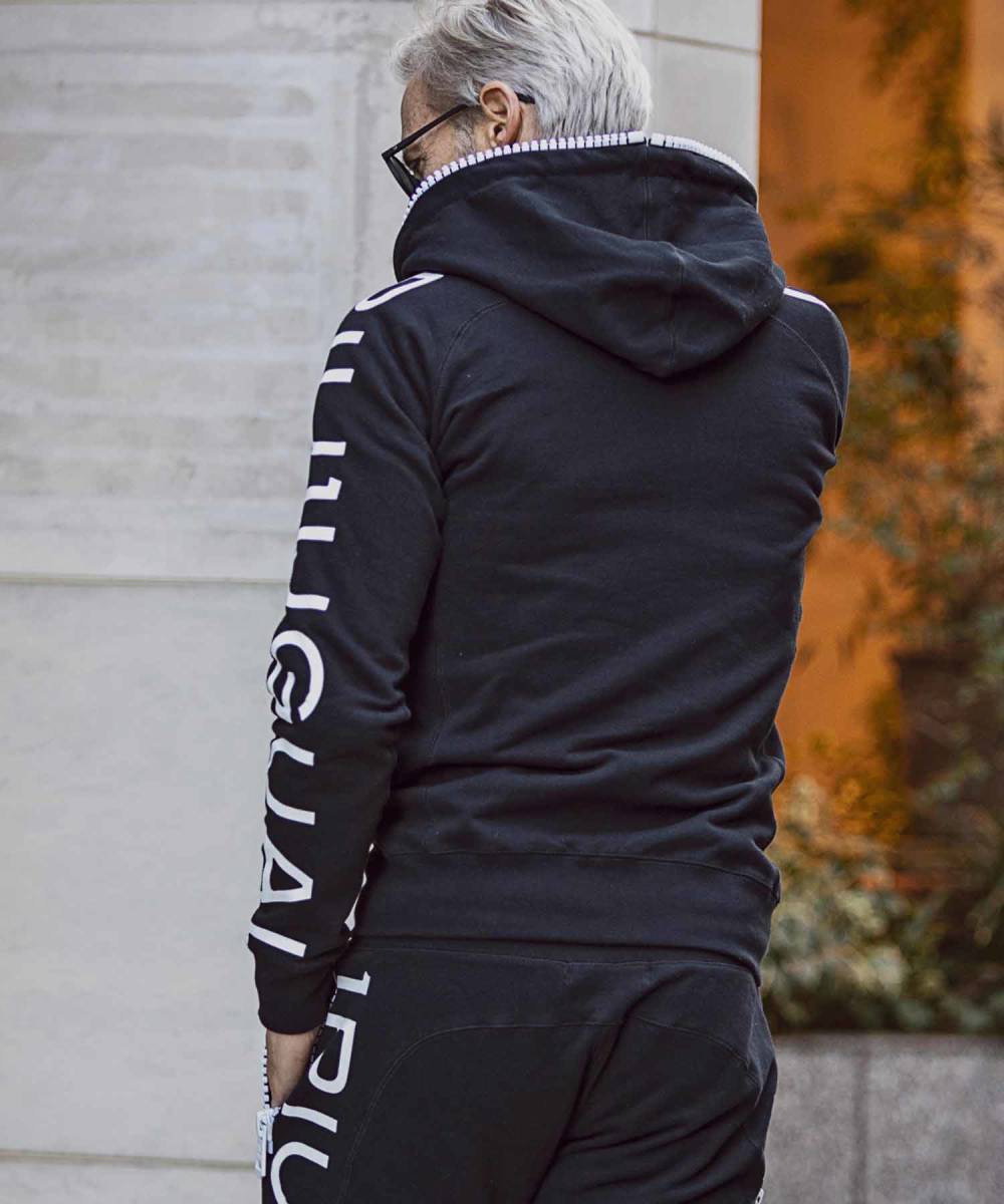 1PIU1UGUALE3 RELAX ウノピゥウノウグァーレトレ リラックス