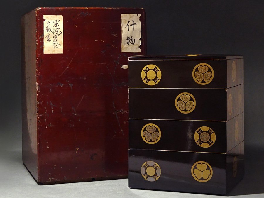 慶應◇徳川家所蔵品 江戸時代 葵御紋蒔絵 御挟箱 赤銅・鍍金に毛彫葵紋