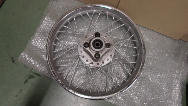 CBX125カスタム JC12-1103xxx の リアホイール 1653964948(リア)｜売買