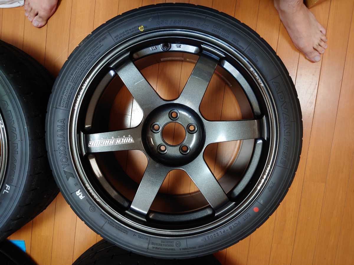 RAYS TE37SAGA S-plus 18インチ9.5J+43 PCD100-5H YOKOHAMA ADVAN A052 