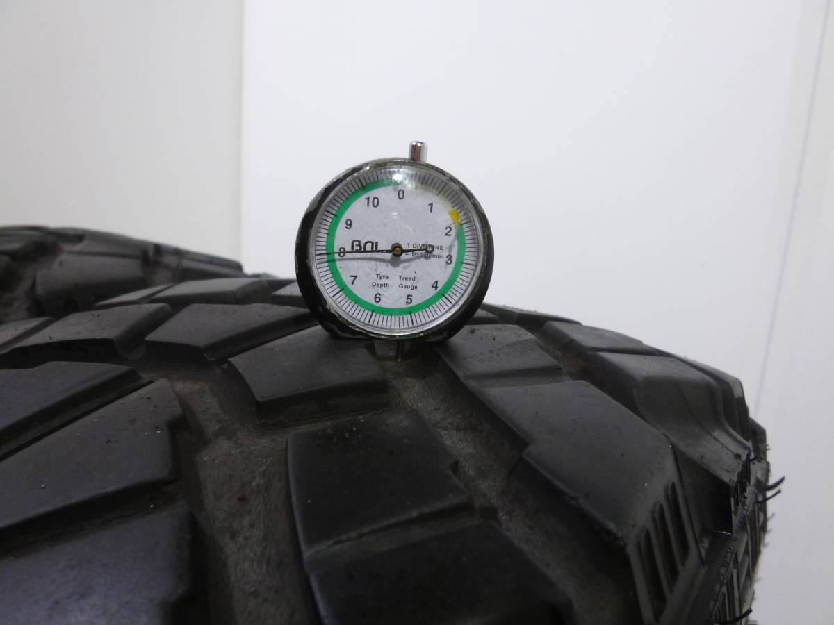 格安31×10.50R15マッドタイヤ！トヨタ用アルミ付き8本アルミ無し2