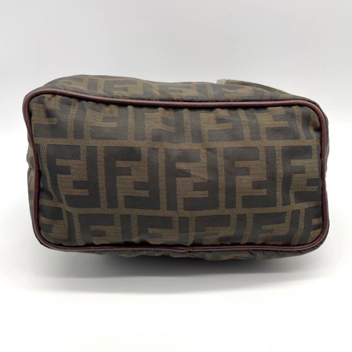 1円〜【美品】FENDI フェンディ ズッカ柄 ハンドバッグ アクセサリーポーチ マンマバケット FF柄 本格 レザー使用 ブラウン 茶 レディース フェンディ 1円 FENDI セミショルダー ベロア ズッカ柄ミニハンドバッグ