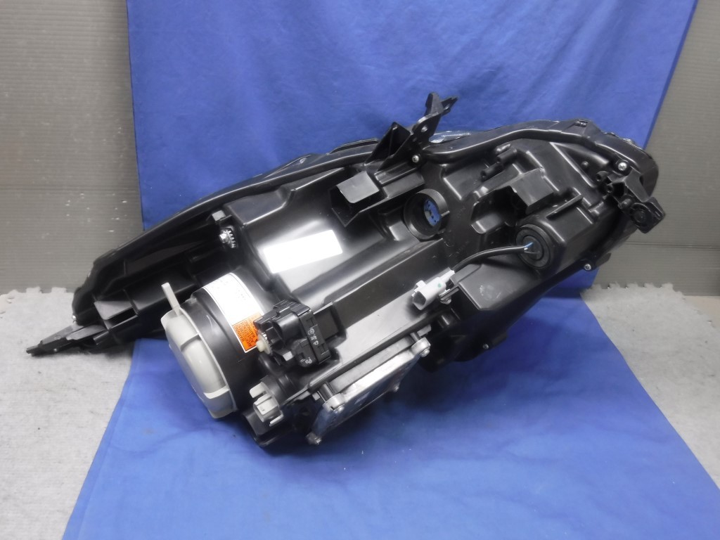 バレーノ WB32S/WB42S 左ヘッドライト HID 100-18512 (Z4550) 【公式通販】
