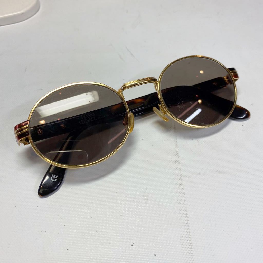 GIANNI VERSACE メデューサ 90s サングラス　ゴールド　ケース付 Versace Sunglasses 030 S85 VERSACE Vintage GIANNI Tortuga Gianni