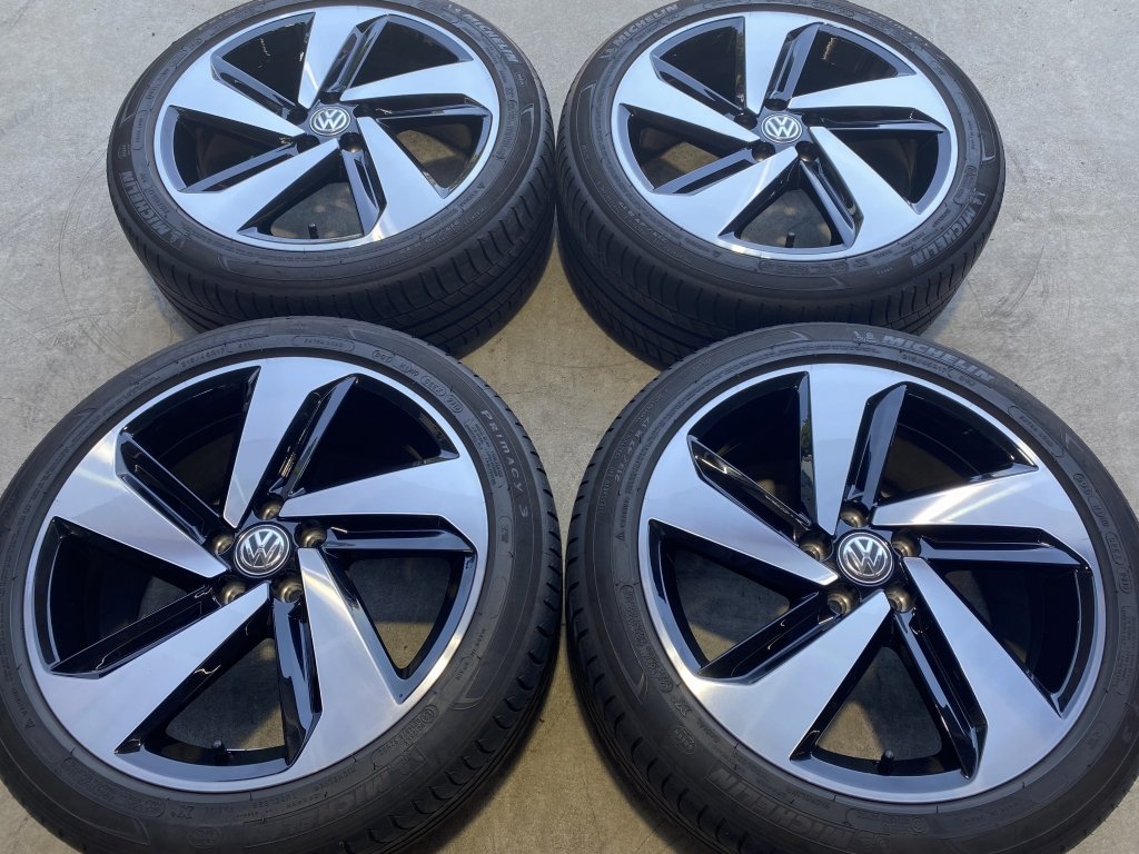 美品 4本 ☆ フォルクスワーゲン 現行 AW系 ポロ GTI 純正 7.5J +51 5H 