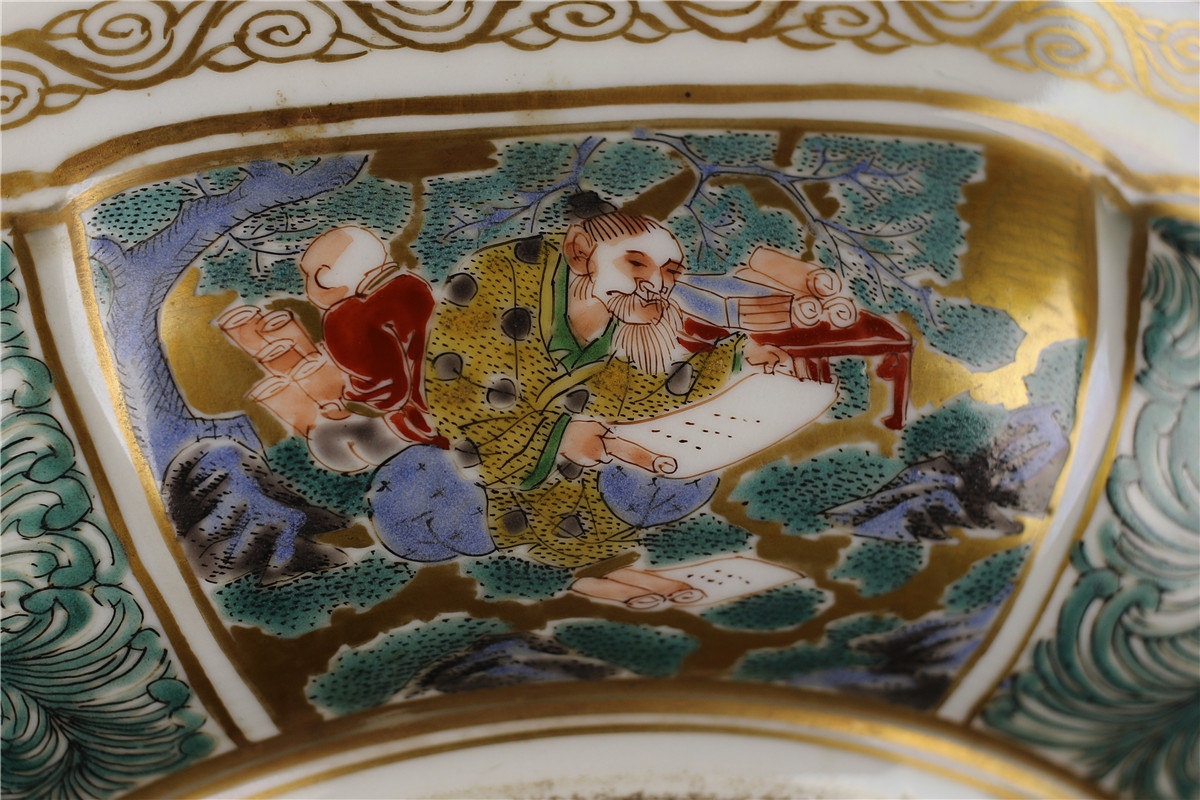 C8325 江戸時代 献上品 【九谷焼】 色絵山水人物文輪花大皿 径28.3cm