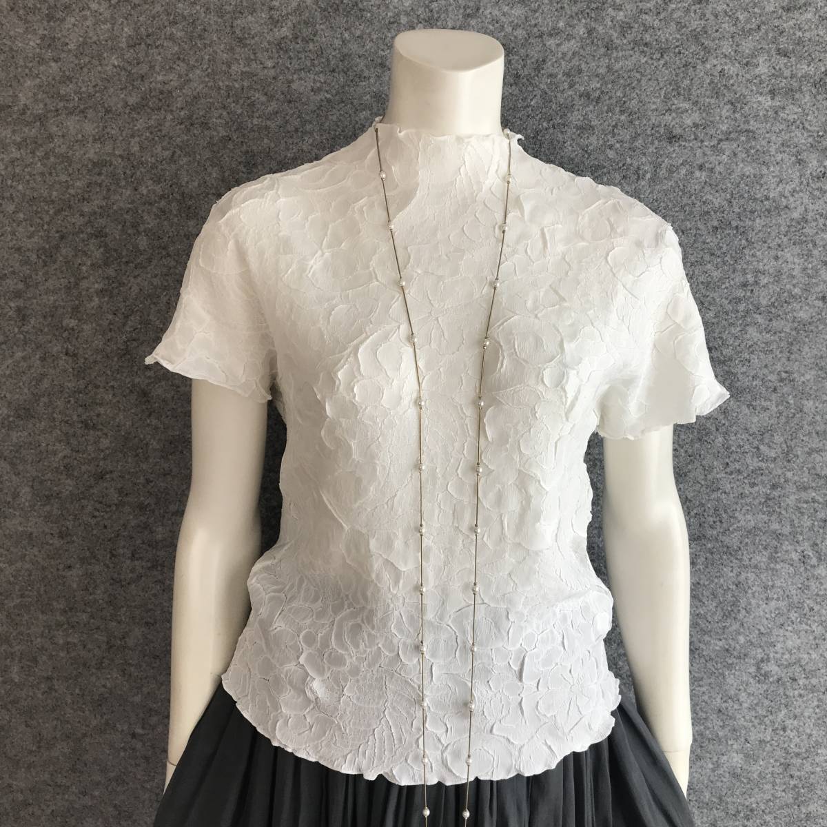◆新品◆*涼しい*一枚でもキレイに着られる＊屈感ゼロ＊上品見え*超伸縮する 彫刻花インナー＊OW*