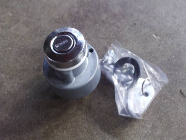 即決　スタータ　スイッチ　キー　鍵　ＭＴ　01　トラクタ　用　 ディーゼル　エンジン　等　新品　純正　部品