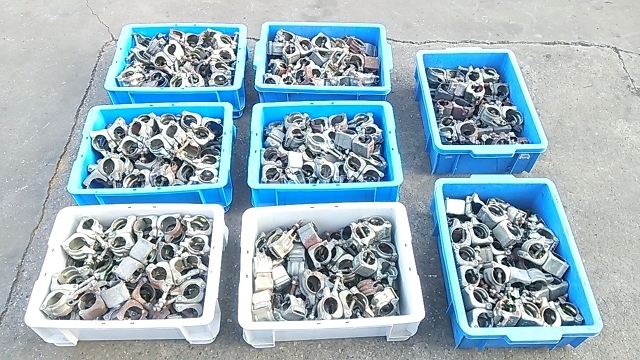 自在クランプ φ48.6 ☆まとめて250個以上☆ ボックスコンテナ付き 足場 
