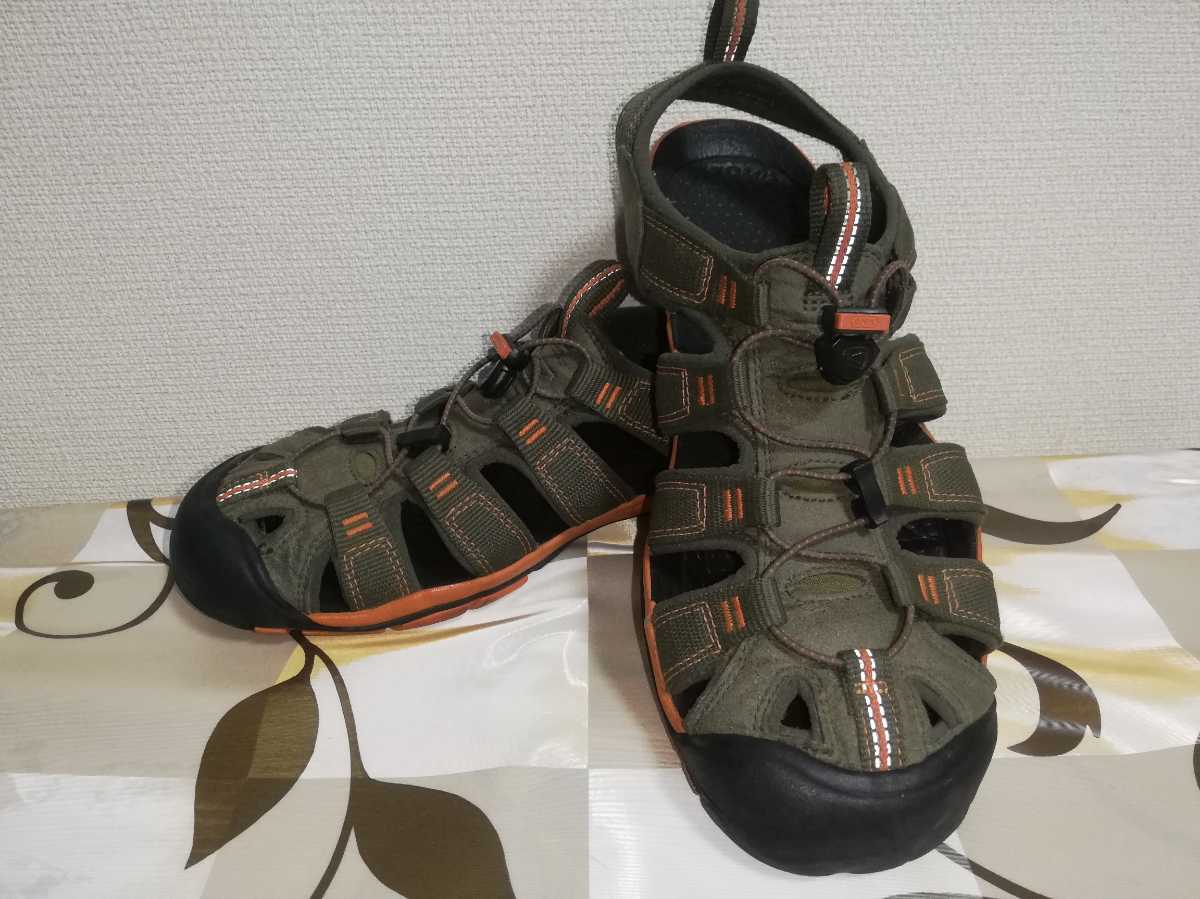 目立つ破れや汚れなし！KEEN・keen・キーン・サンダル・UK7.5（26.5cm）・アウトドアサンダル・カーキ/オレンジ/ブラック色・メンズ KEEN サンダル - SNK 0 ネイビー