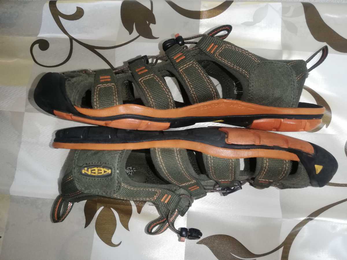 目立つ破れや汚れなし！KEEN・keen・キーン・サンダル・UK7.5（26.5cm）・アウトドアサンダル・カーキ/オレンジ/ブラック色・メンズ KEEN サンダル - SNK 0 ネイビー