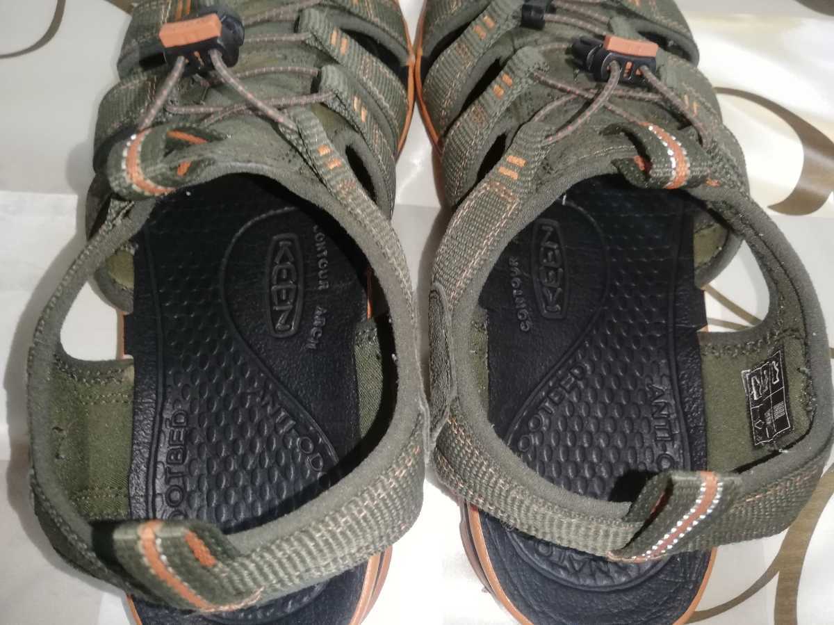 目立つ破れや汚れなし！KEEN・keen・キーン・サンダル・UK7.5（26.5cm）・アウトドアサンダル・カーキ/オレンジ/ブラック色・メンズ KEEN サンダル - SNK 0 ネイビー