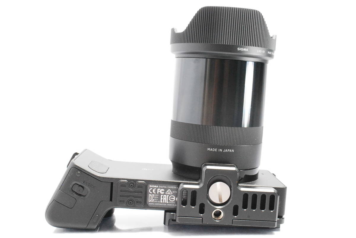 ☆ほぼ新☆　SIGMA デジタルカメラ dp0Quattro FoveonX3 有効画素数2，900万画素