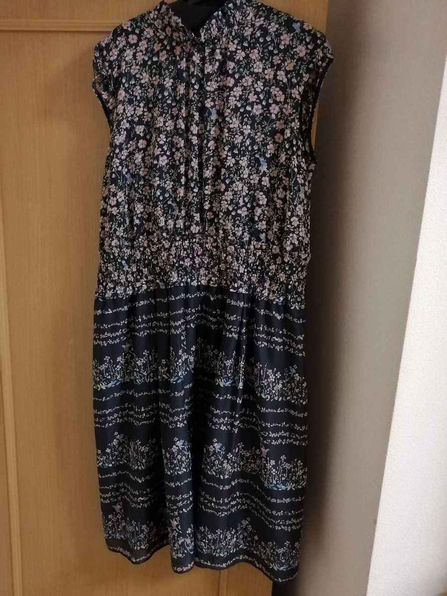 ローズティアラ　大きいサイズ　46 小花柄ワンピース　美品　格安！