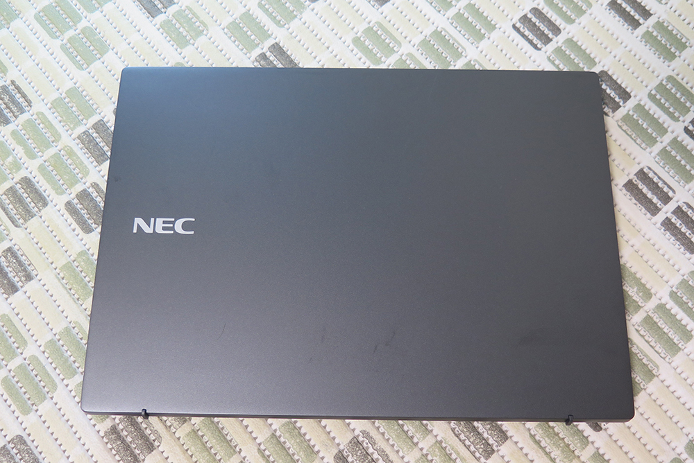 出荷2019年8月 重量785g【高速Core i5第8世代(4/8)☆爆速新品SSD NVMe 