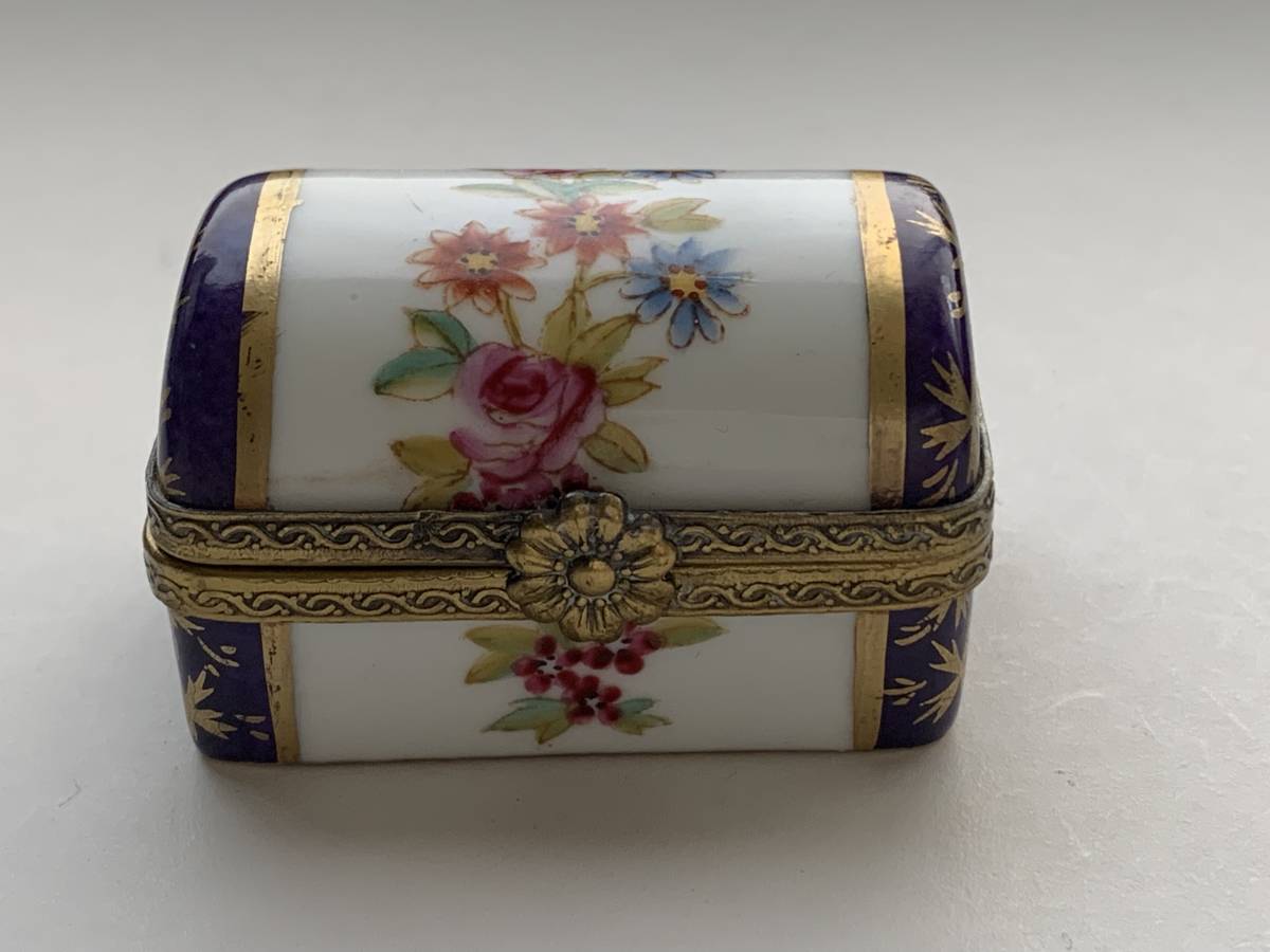 ジュエリーボックス　陶器製　マイセン？