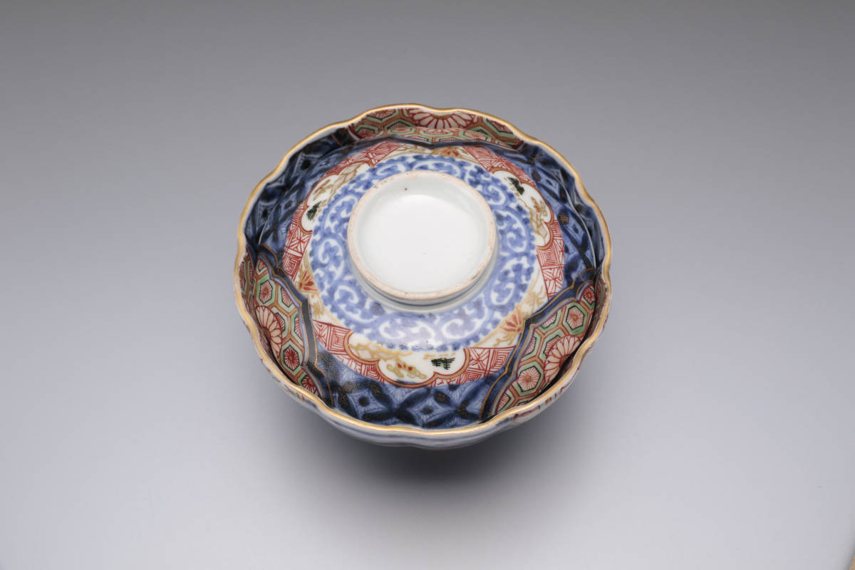 伊万里焼　色絵　金彩　染付　吉祥文様　蓋付き茶碗　3客 古伊万里 金襴手 蓋茶碗 唐草金彩 - 生活骨董と古布の 色絵 | 公式