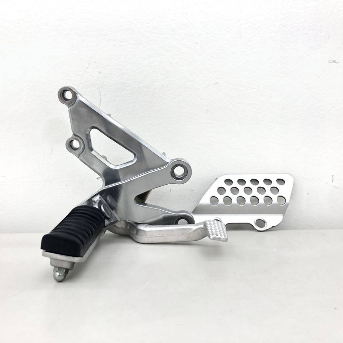 中古 ZX-12R 純正右ステップ 60 ZX-12R 純正 ステップ zx12r メイン