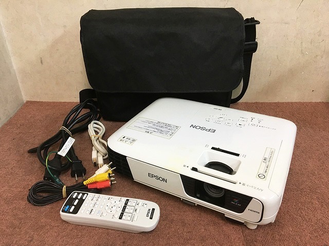 SHE33446世 エプソン ビジネス プロジェクター 本体 EB-S31 ランプ点灯