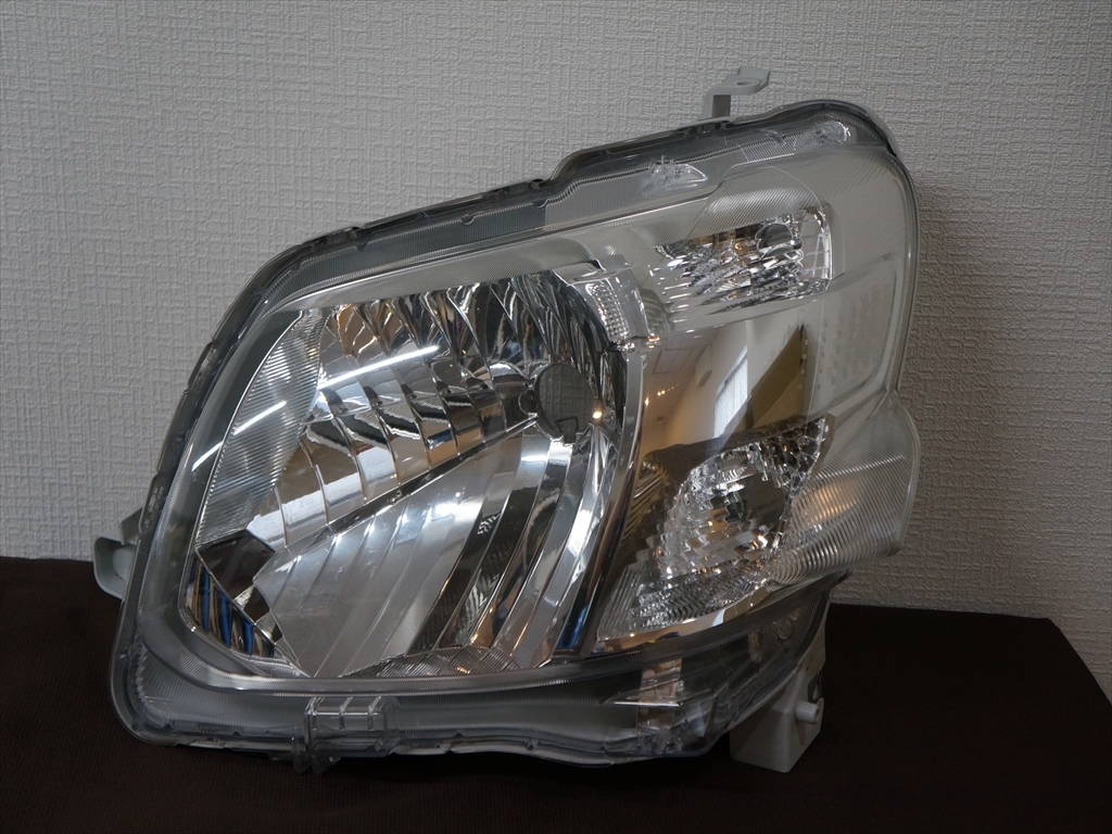 良品 ステー折れ無し レンズに薄い傷が少々あり 純正品 タント LA600S 左ヘッドライト ハロゲン ICHIKOH 1880 ヘッドランプ 助手席 左側(ヘッドライト)｜売買されたオークション情報、yahooの商品 ダイハツ用
