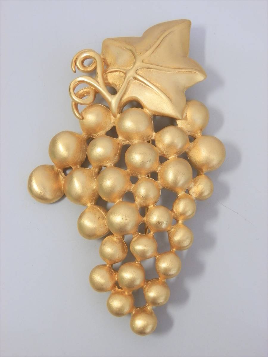 美品！GIVENCHY ジバンシイ ブローチ アクセサリー ブドウ 葡萄