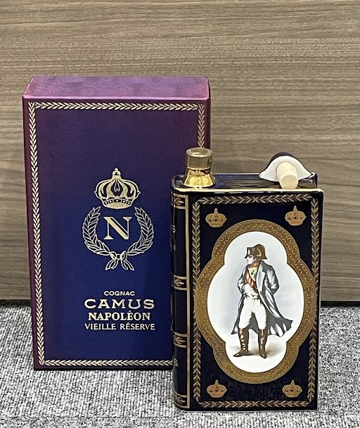 GO 2142】 古酒 カミュ ナポレオン ブック型 青 陶器ボトル 700ml 40