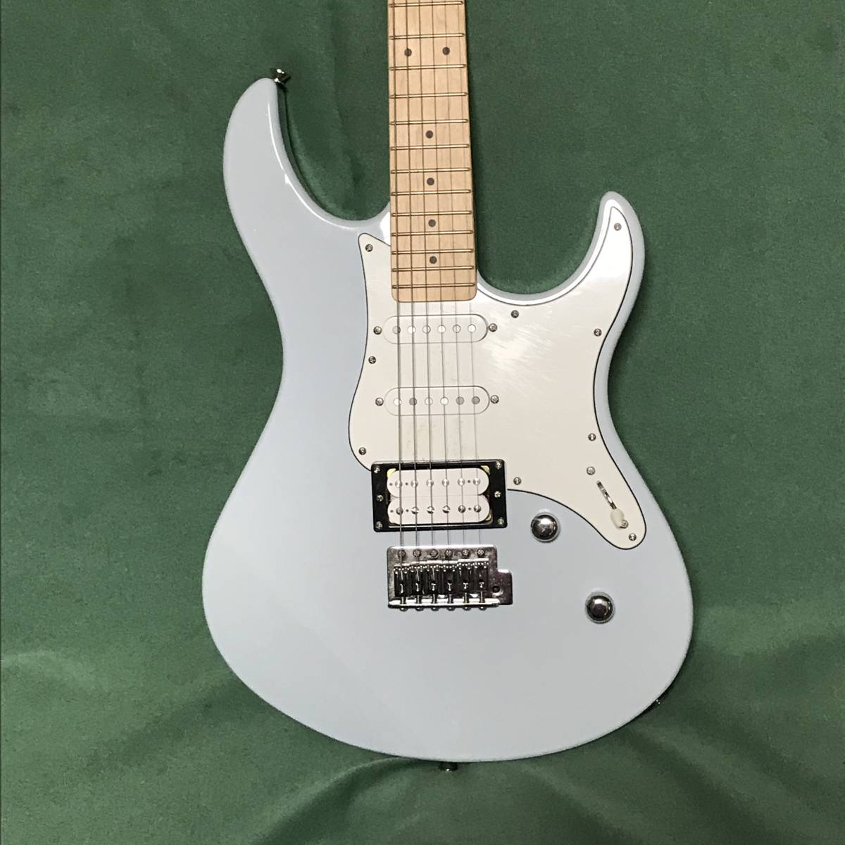 超美品□YAMAHA PACIFICA PAC112V ヤマハ パシフィカ エレキギター□赤 